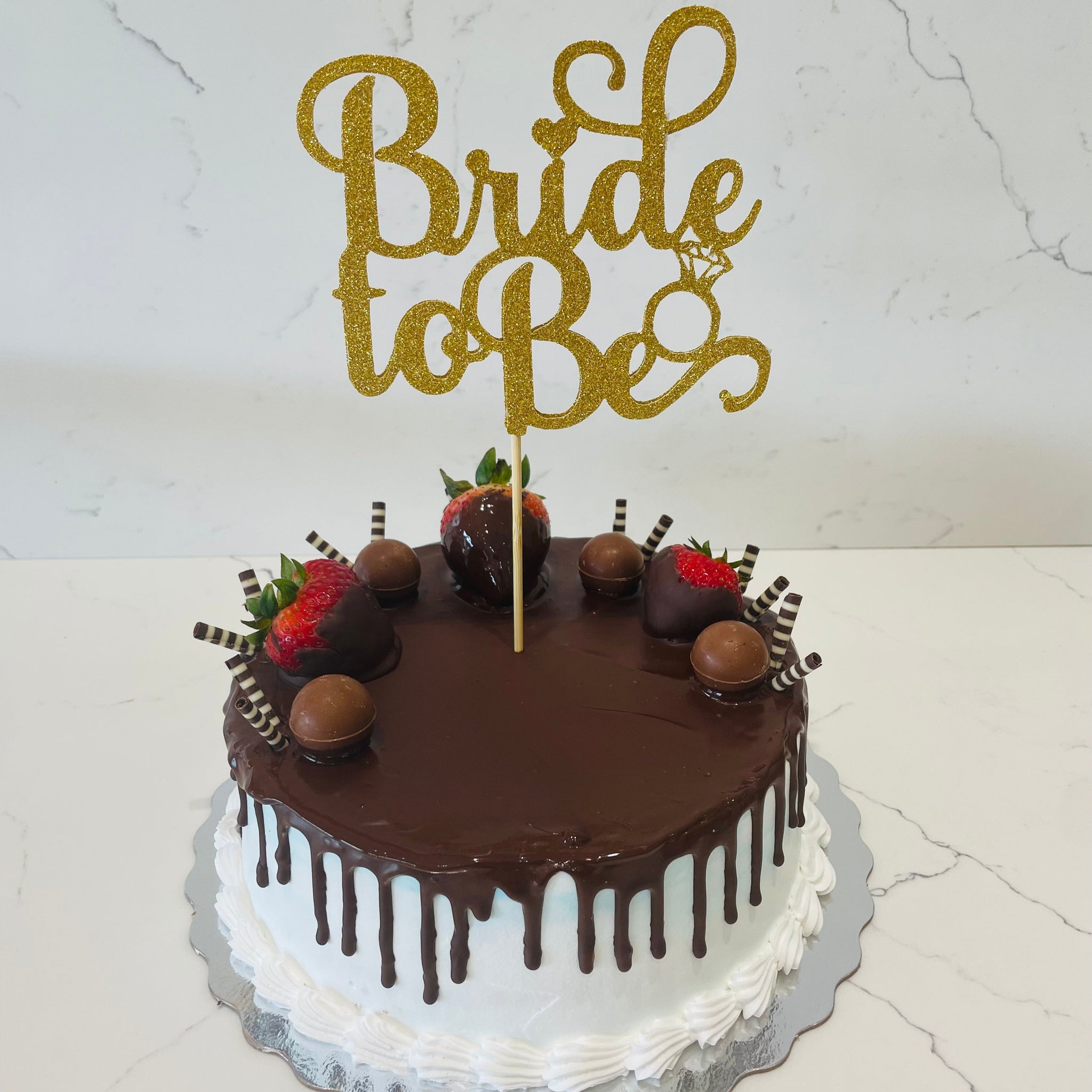 BRIDE TO BE DRIZZLE CAKE