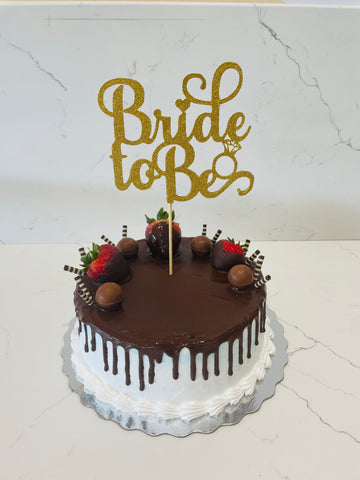 BRIDE TO BE DRIZZLE CAKE