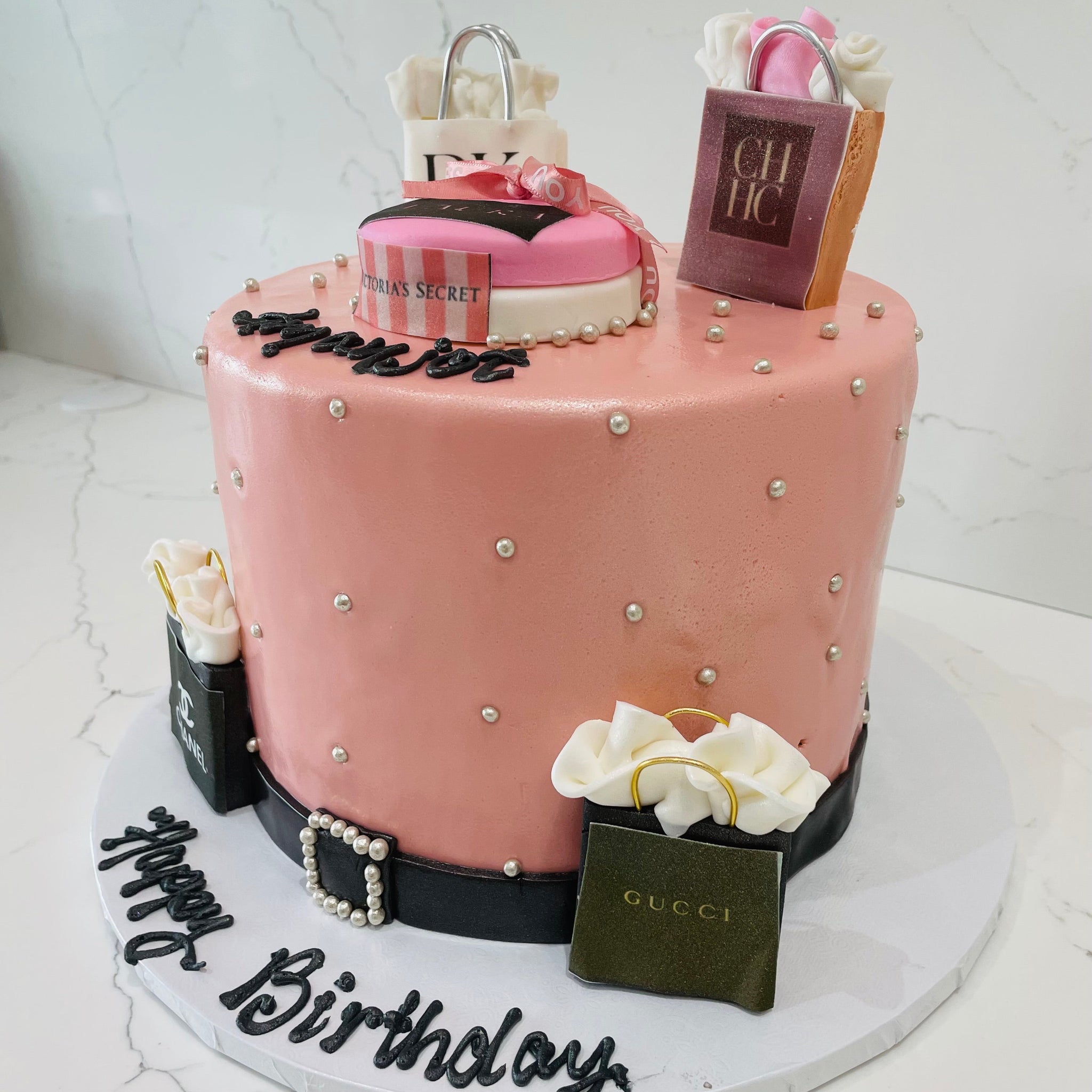 SHOPPING FREAK FONDANT CAKE