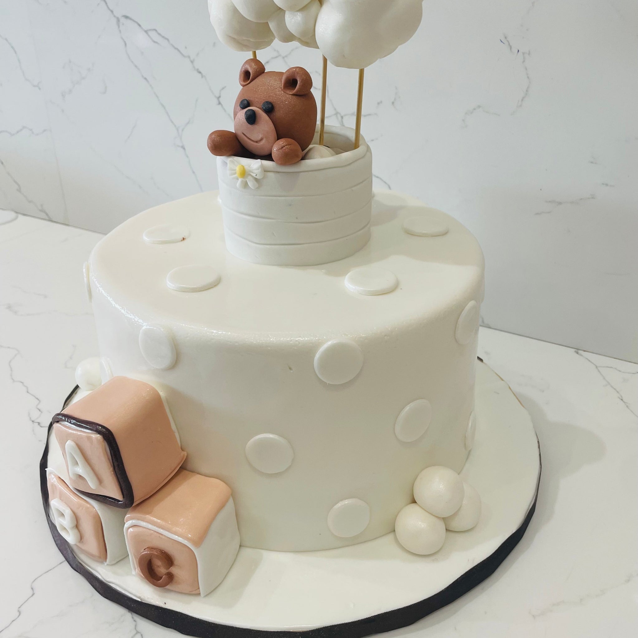 WHITE HOT AIR BALLOON FONDANT CAKE