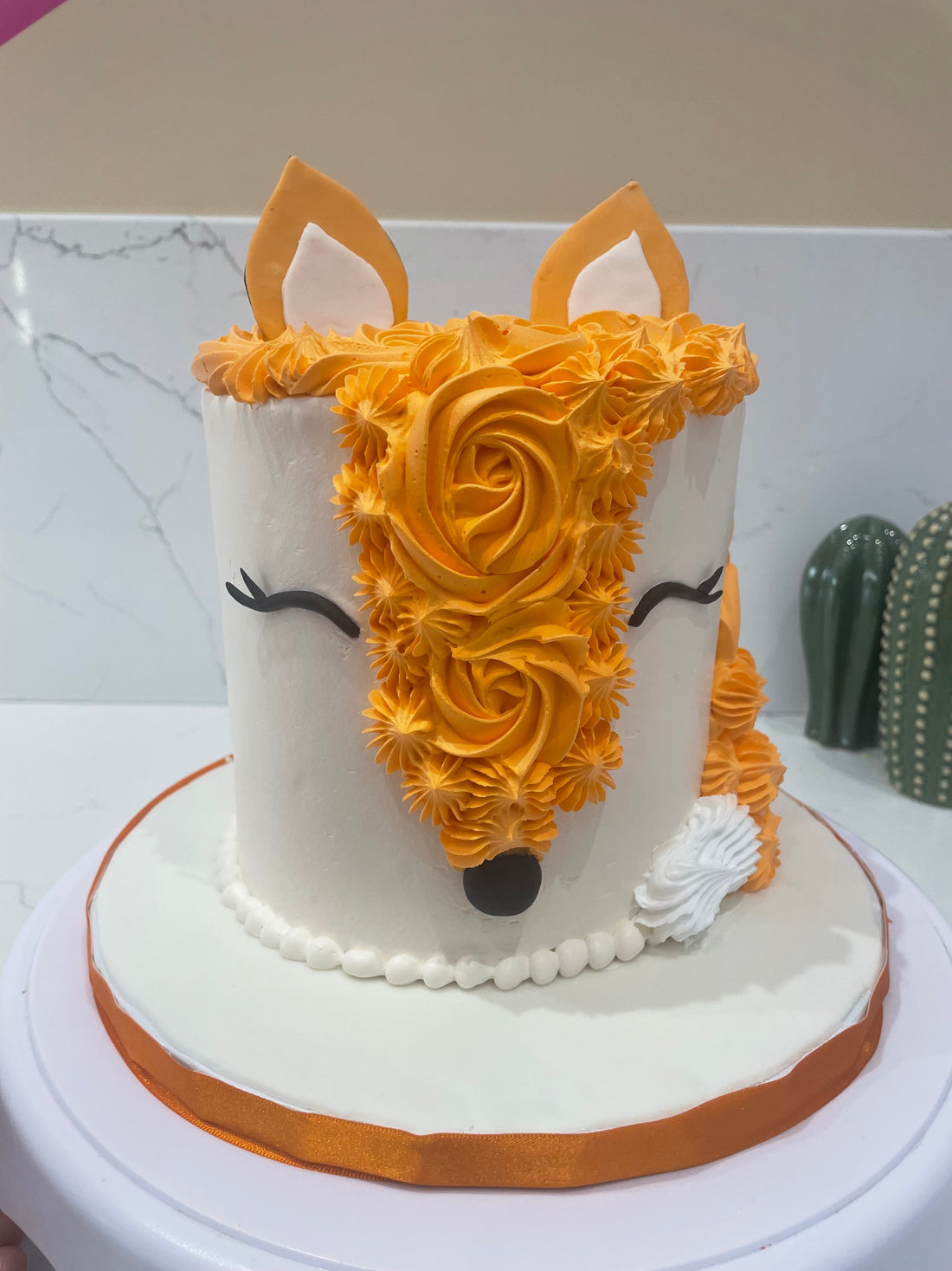 FOX CREAM CAKE