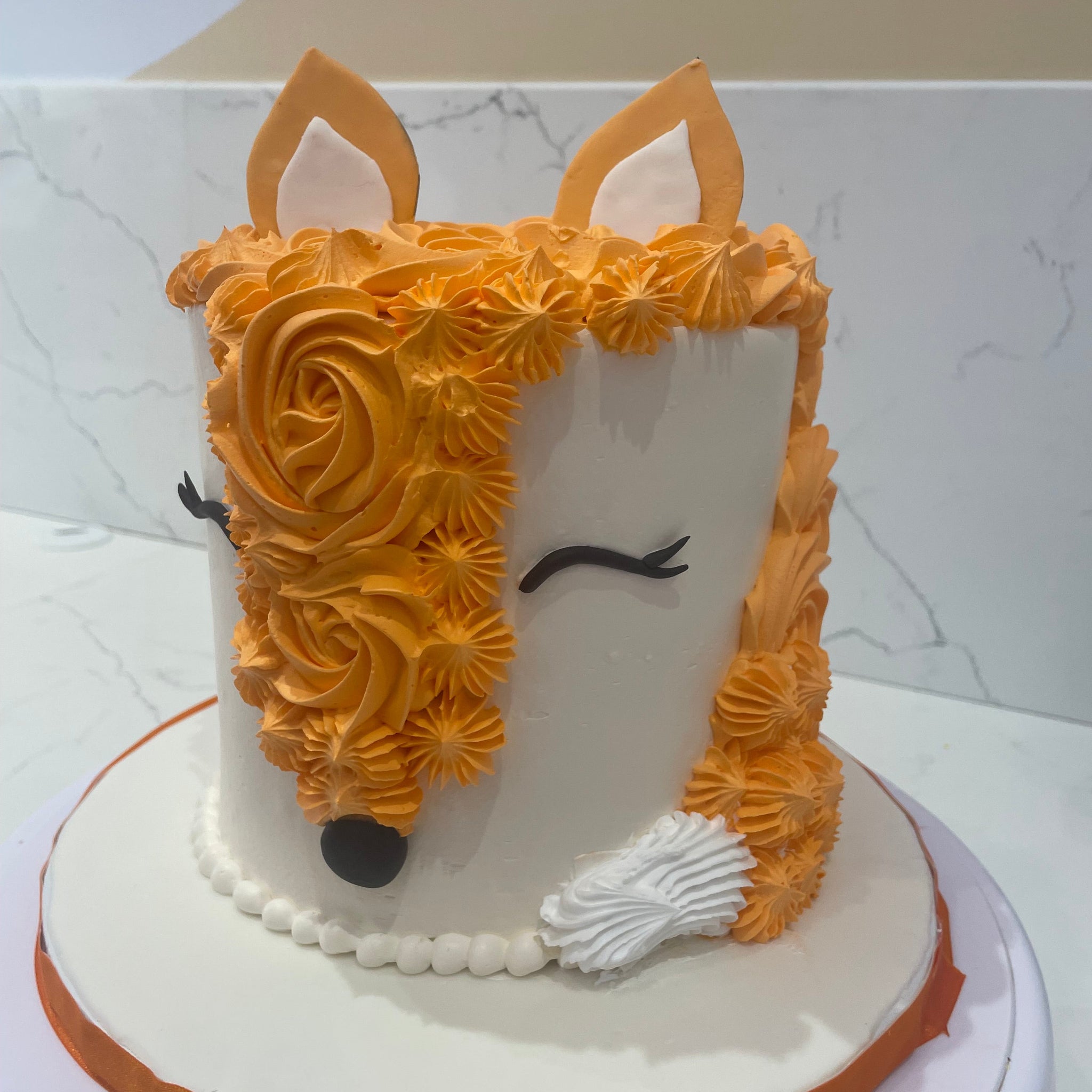 FOX CREAM CAKE