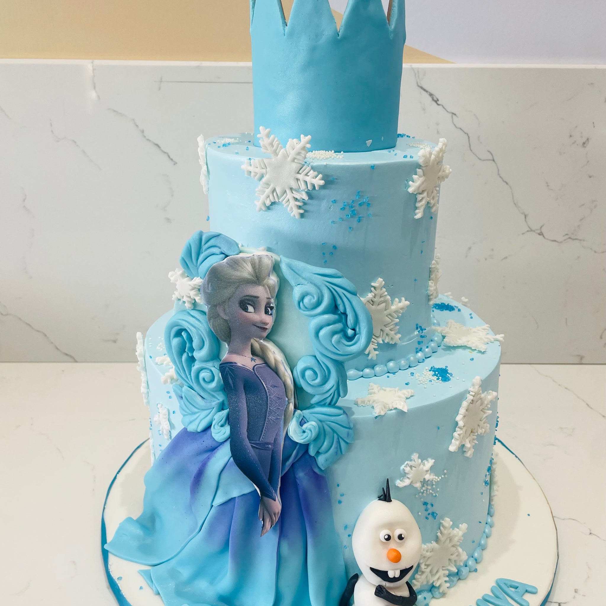 ESLA OLAF FROZEN TIERED CAKE