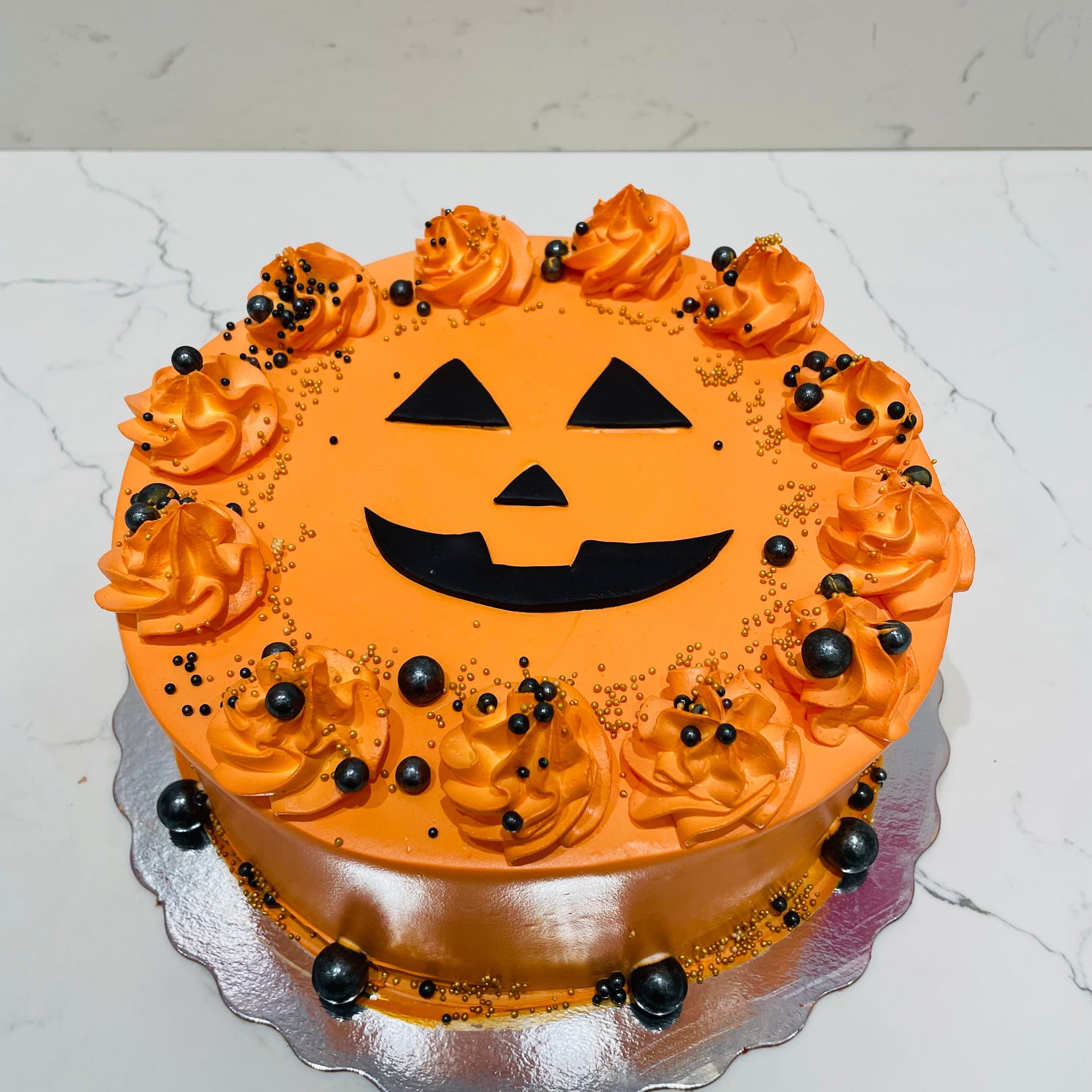 PUMPKIN HALLOWEEN CAKE