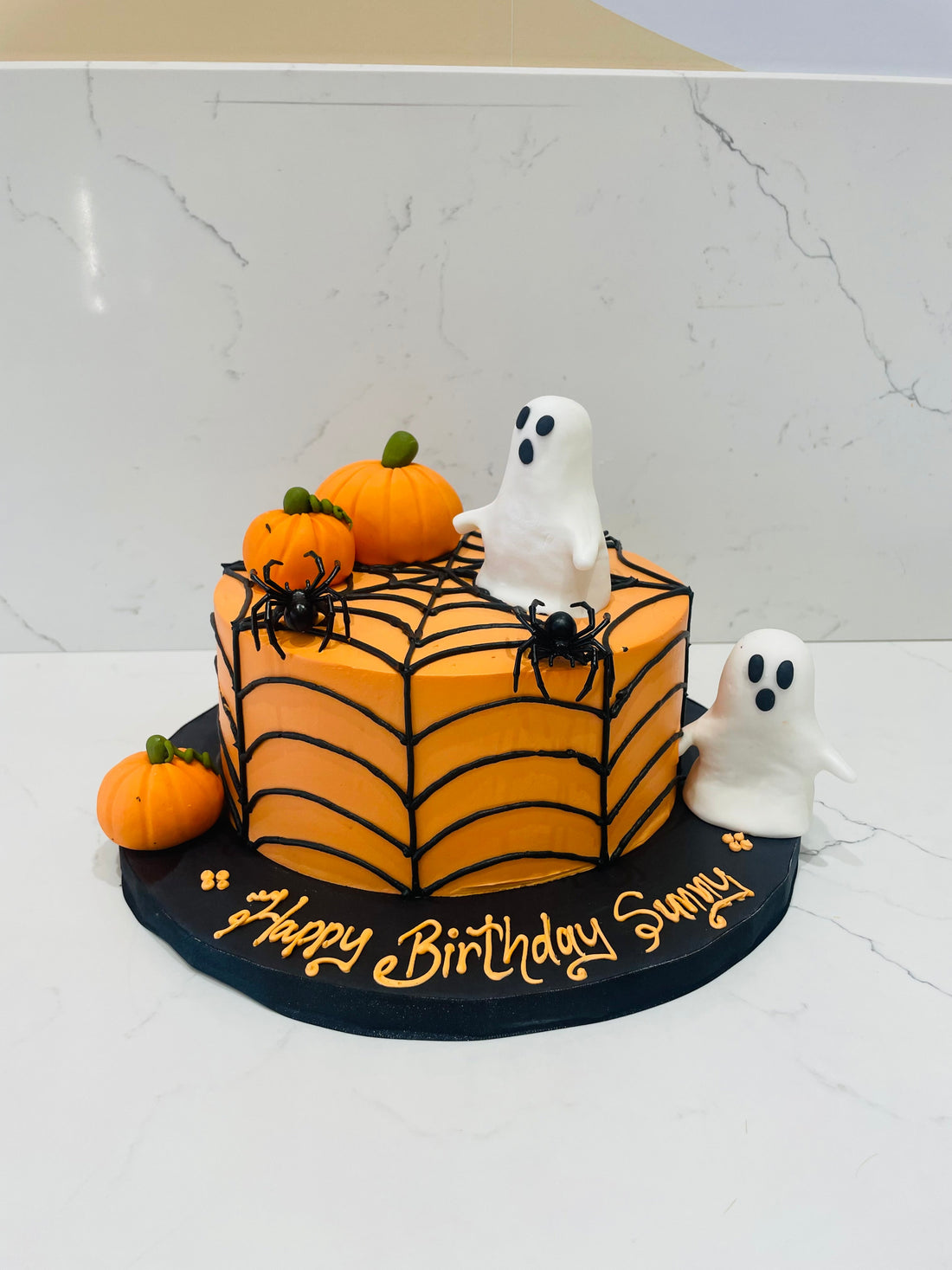 HALLOWEEN FRIGHT CAKE