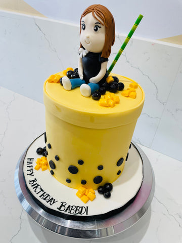 BUBBLE TEA LOVER FONDANT CAKE