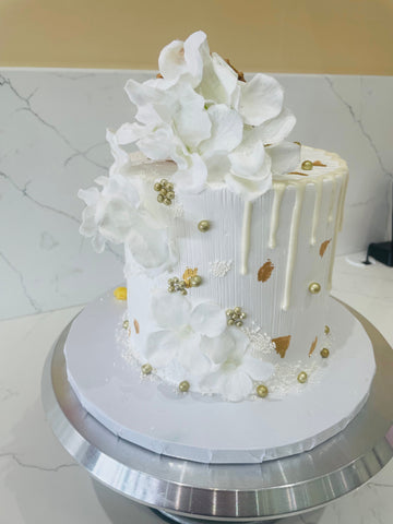 WHITE CONE FLOWER CAKE