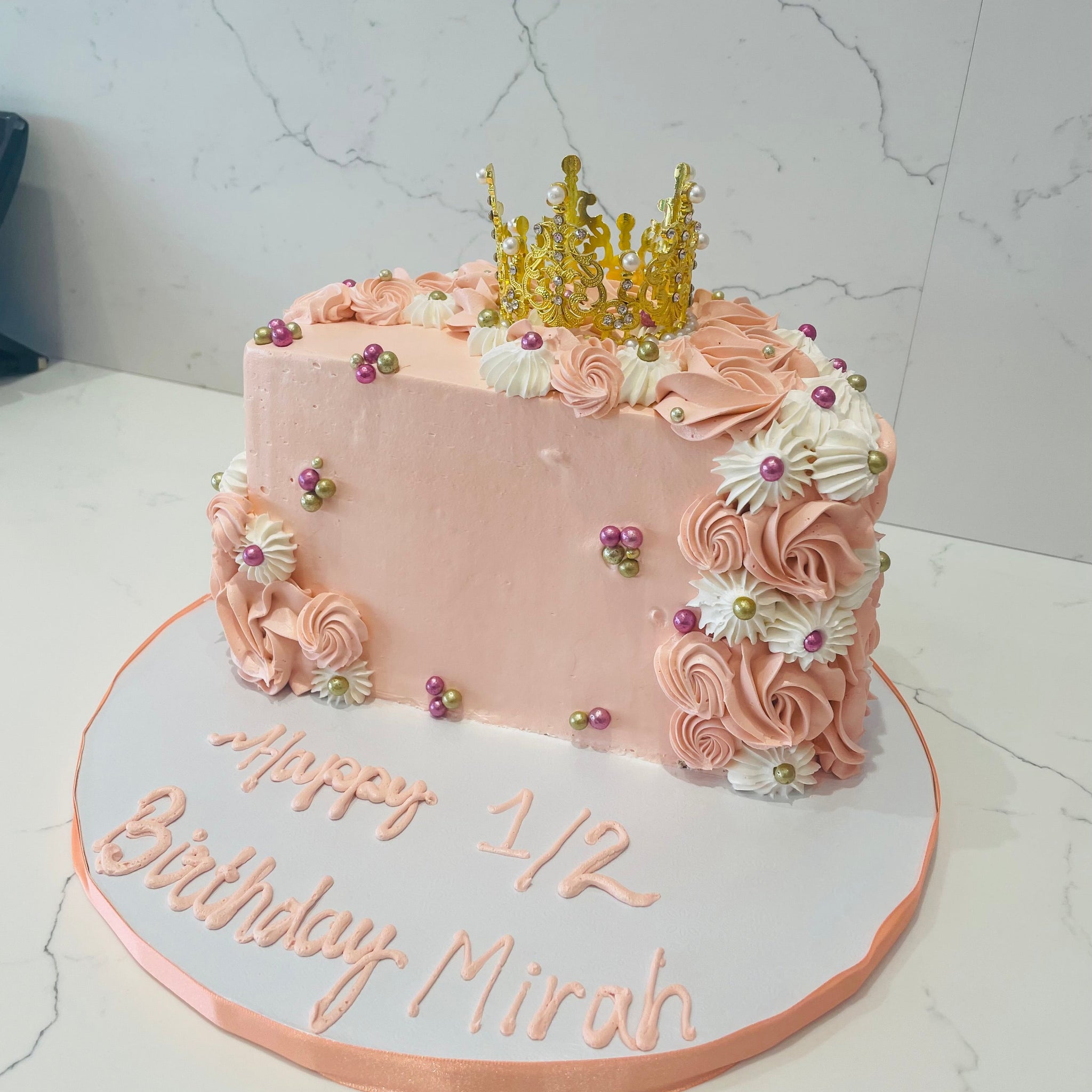 MIRAH HALF CREAM CAKE