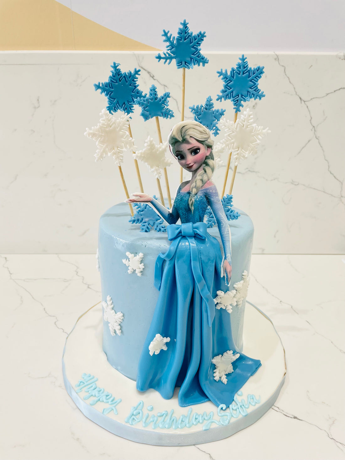 SOFIA FROZEN FONDANT CAKE