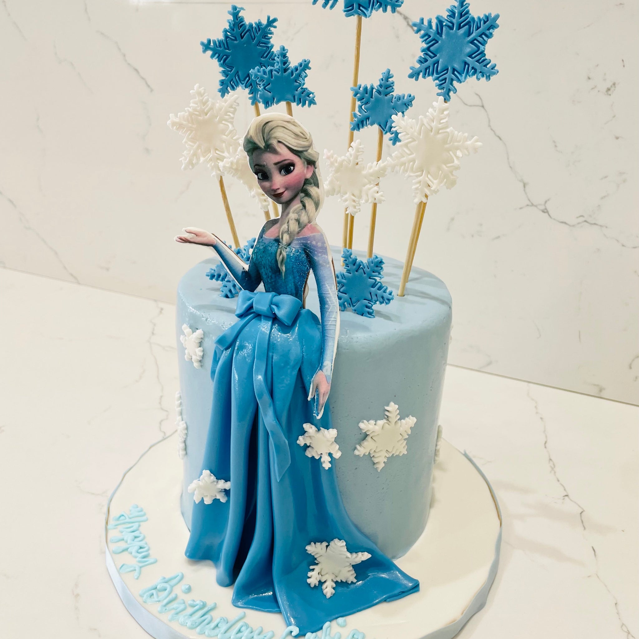 SOFIA FROZEN FONDANT CAKE