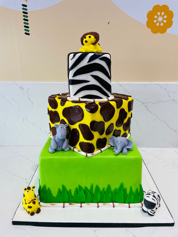 JUNGLE ANIMALS FONDANT TIERED CAKE