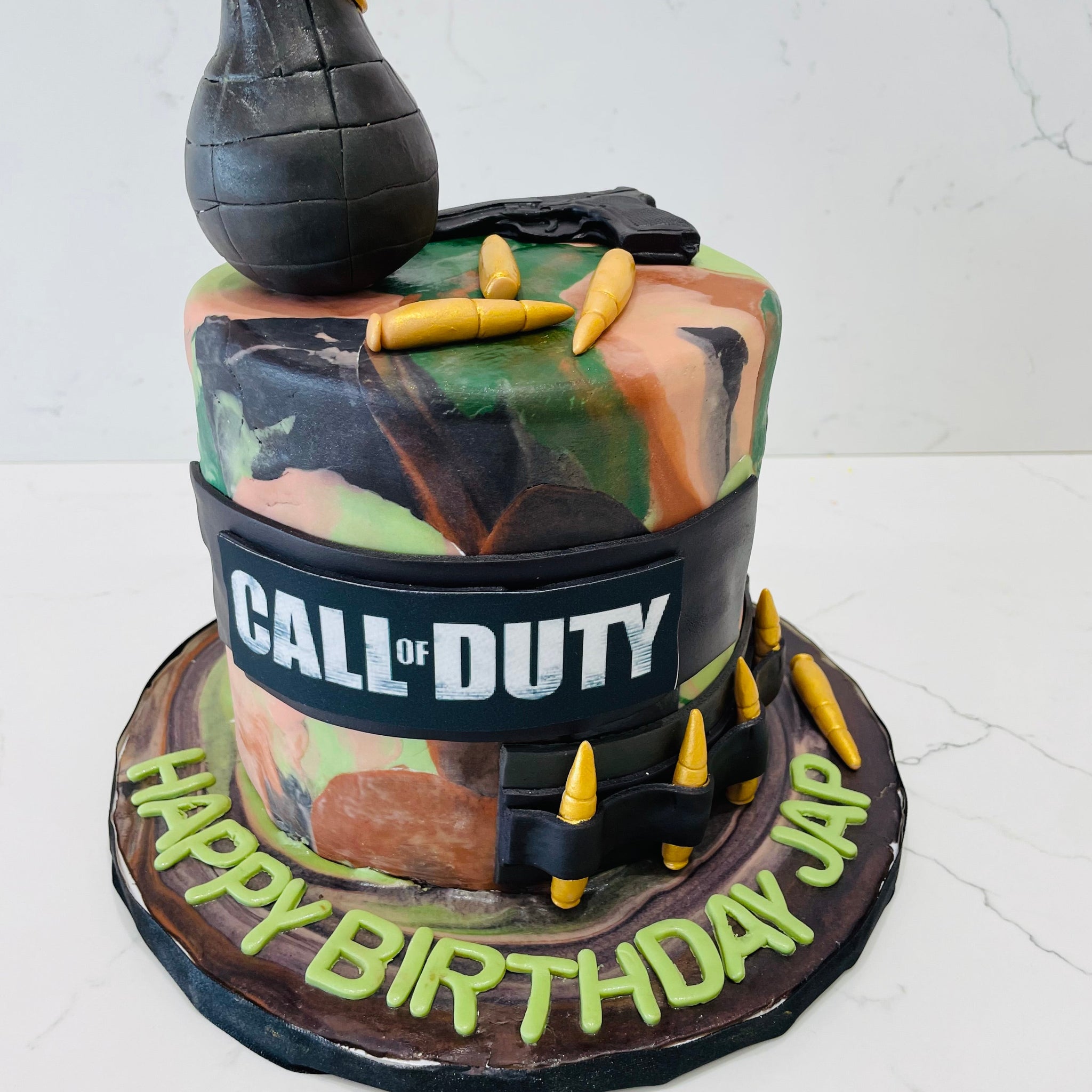 JAP CALL OF DUTY FONDANT CAKE