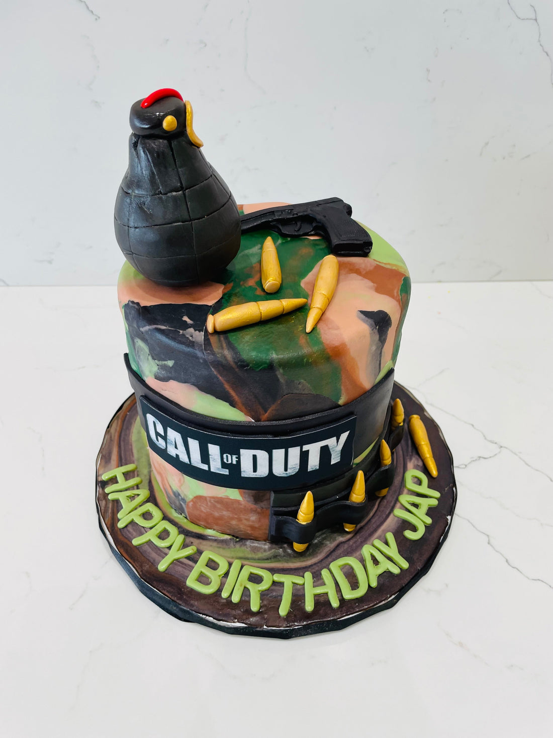 JAP CALL OF DUTY FONDANT CAKE