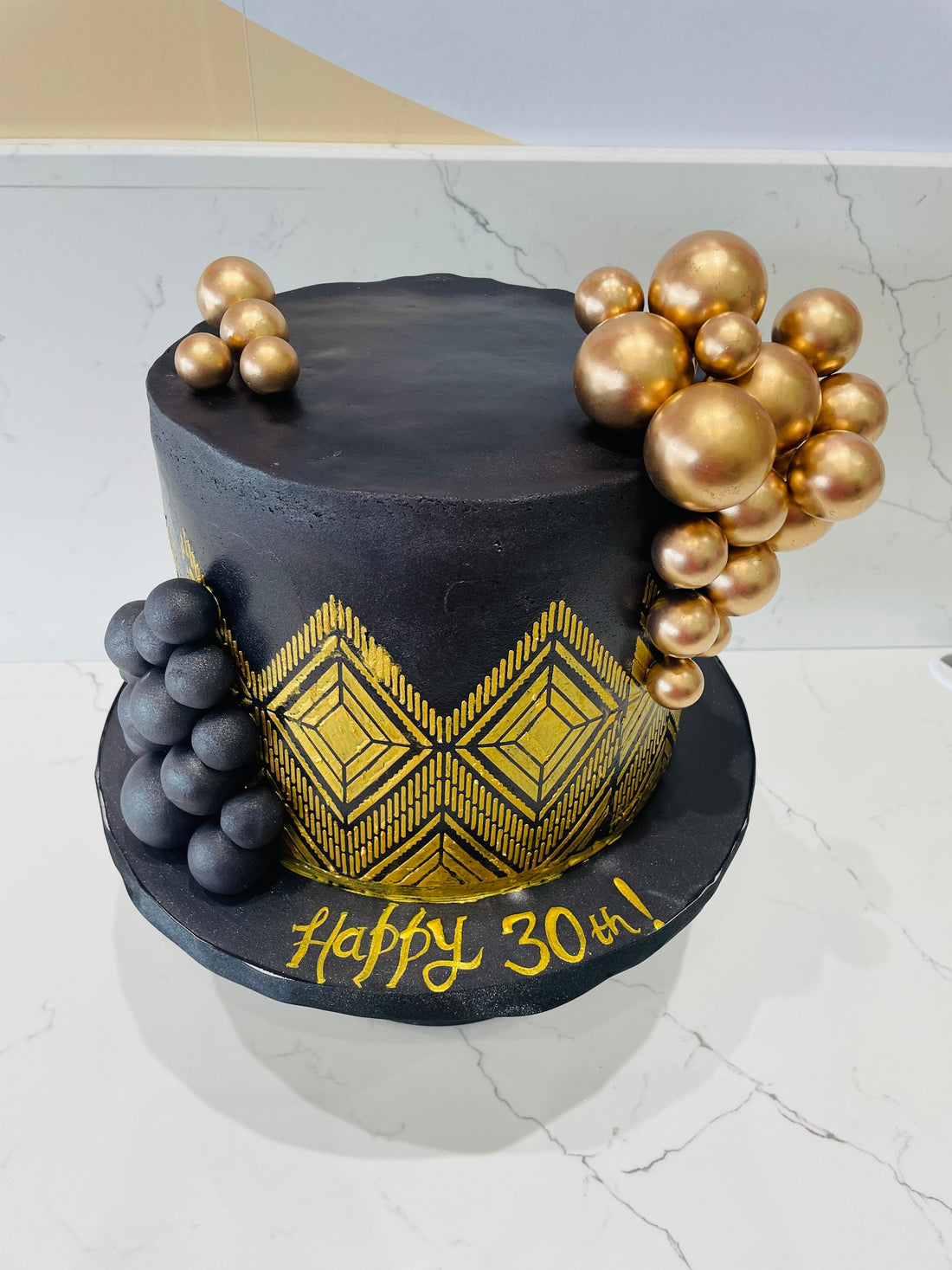 BLACK & GOLD DAMASK FONDANT CAKE