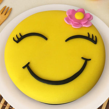 Lovely Smile Theme Cake