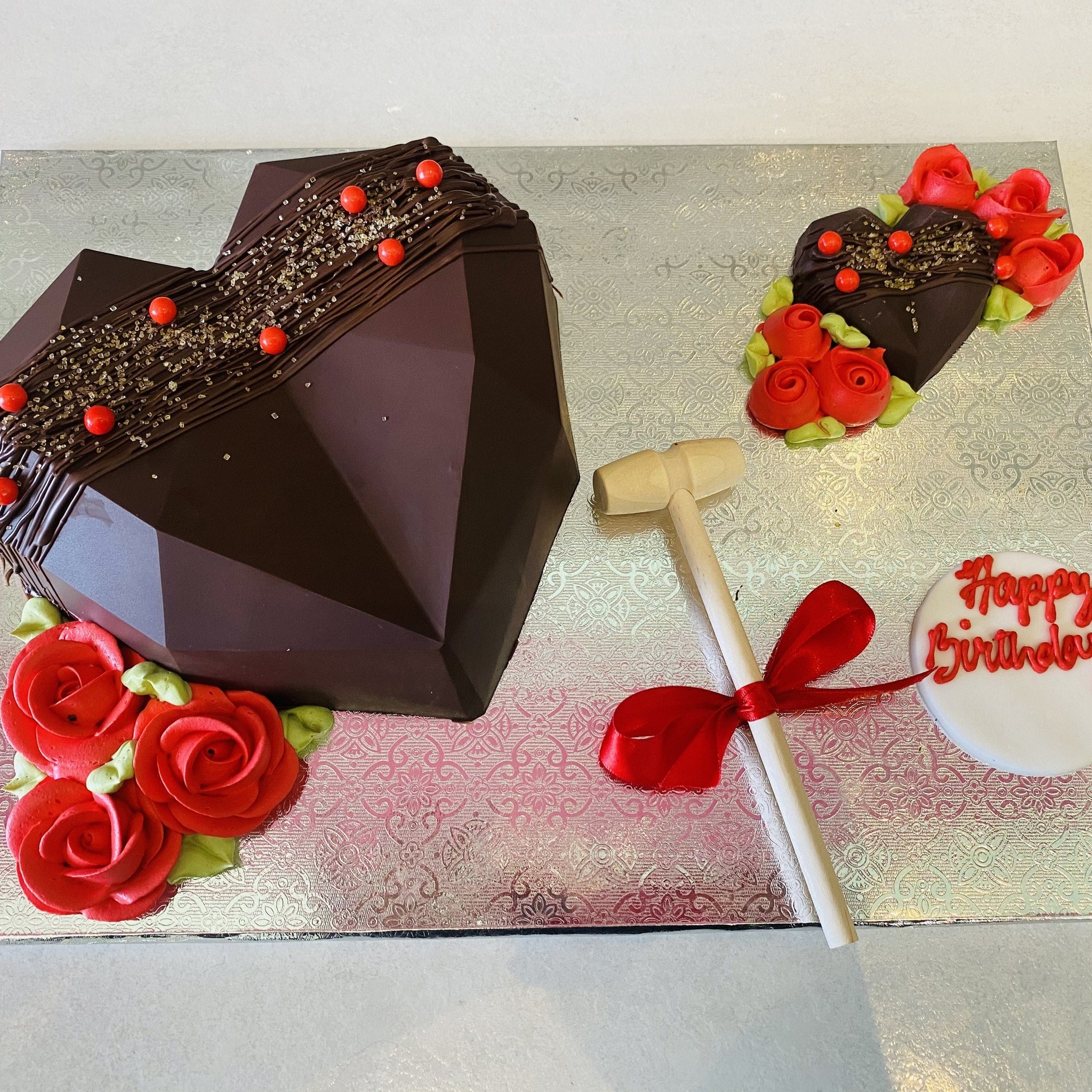 PINATA CAKE