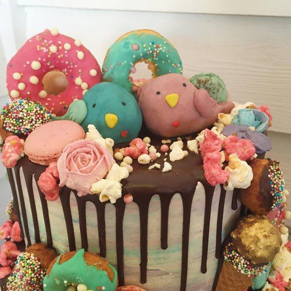 Unique Lovebirds Wedding Cake