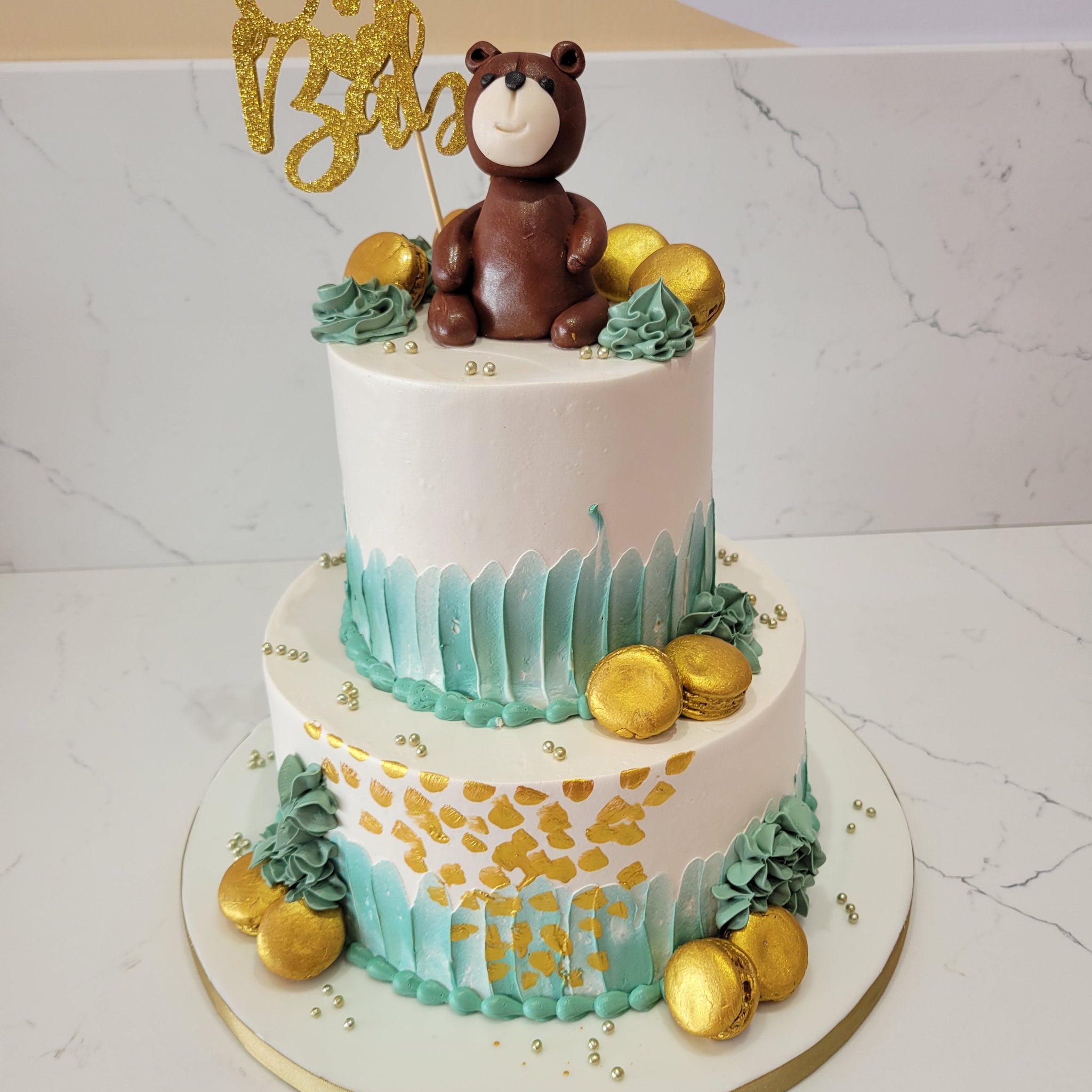 TEDDY BEAR & MACARONS CREAM TIERED CAKE
