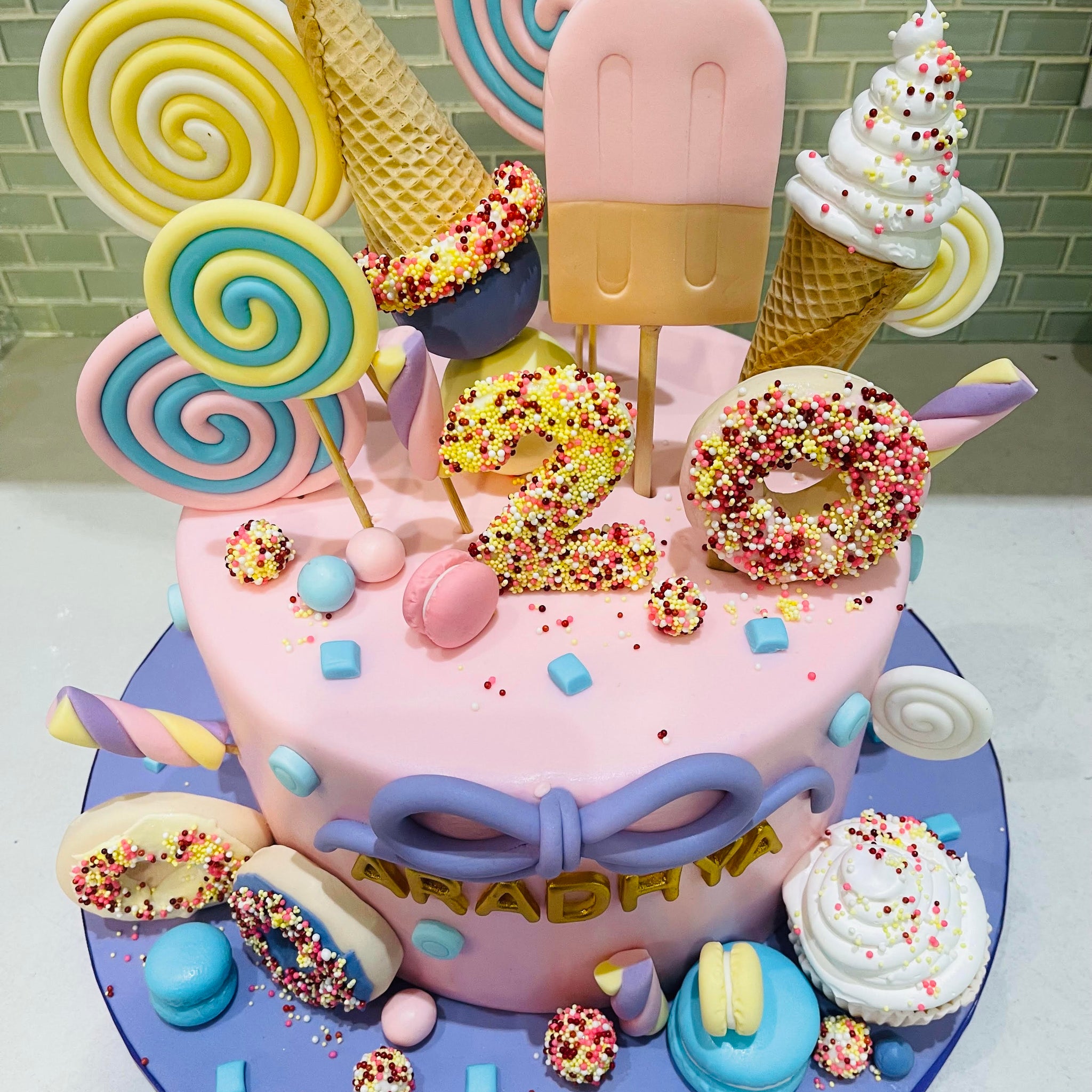 ICE CREAM WONDERLAND FONDANT CAKE